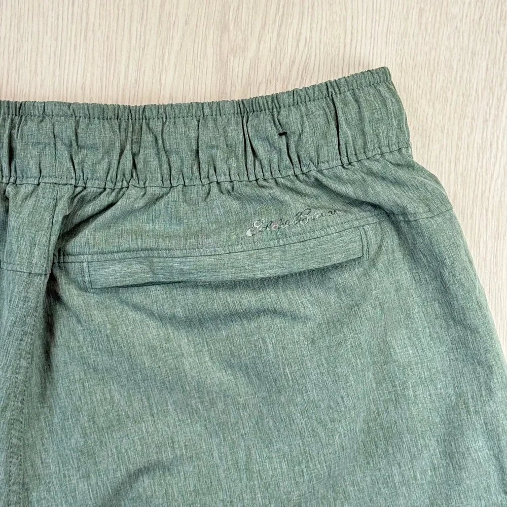 Eddie Bauer Mens Performance‎ Shorts Sage Green Heather Elastic Waist L EMS16095